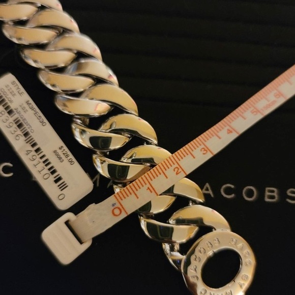 Marc by Marc Jacobs Katie Turn Lock Bracelet - Picture 7 of 11